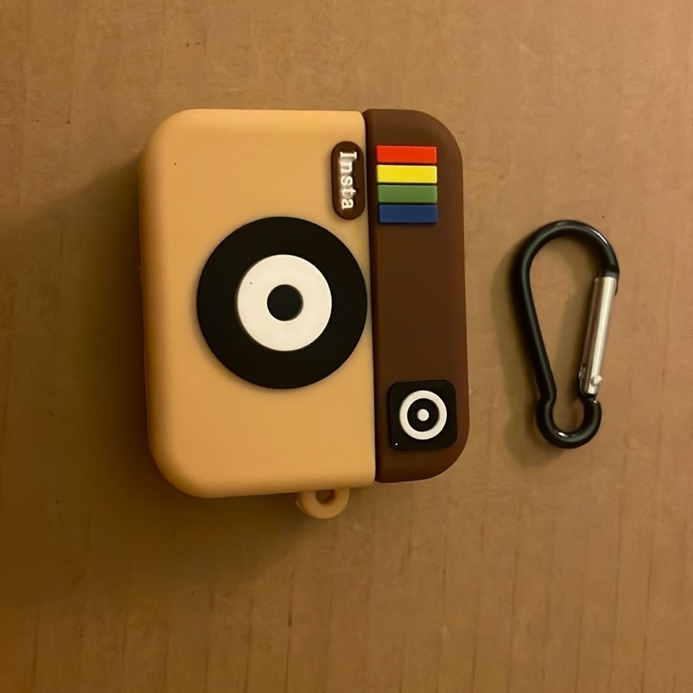 Instagram airpod pro case color brown and black